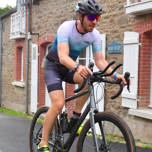 Mako Trifonction Pro Set-in Shadow sur le vélo en Bretagne