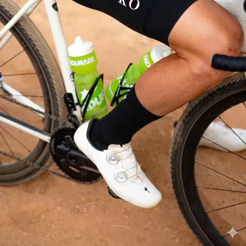 Chaussettes Versus Socks en utilisation sur le vélo en triathlon